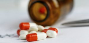 Nitrofurantoïne : un antibiotique prescrit à 60% hors AMM
