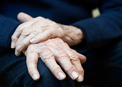 tremblements liés à la maladie de Parkinson