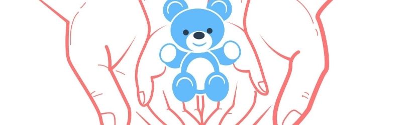 Illustration d'un nounours bleu dans les mains d'un enfant, dans les mains d'un adulte