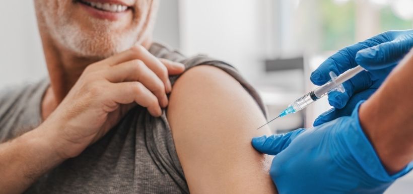Vaccins anti-covid et antigrippal : sont-ils compatibles ?