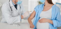 Vaccins à ARNm et grossesse : aucun risque pour la mère et le bébé