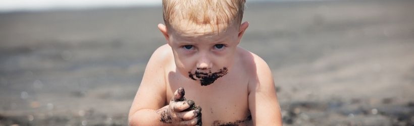 Enfant qui mange trop : symptômes, traitement, définition 