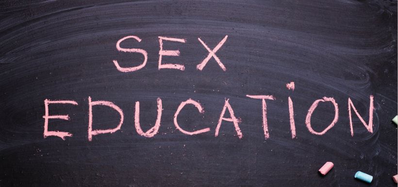 header image article "Vers une éducation sexuelle plus complète : comprendre le nouveau programme EVARS"