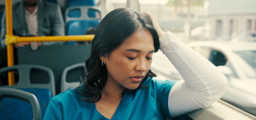 femme endormie dans les transports