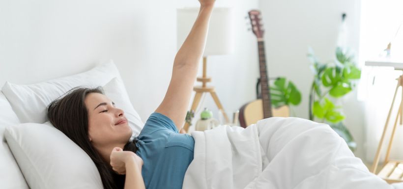 femme qui se réveille
