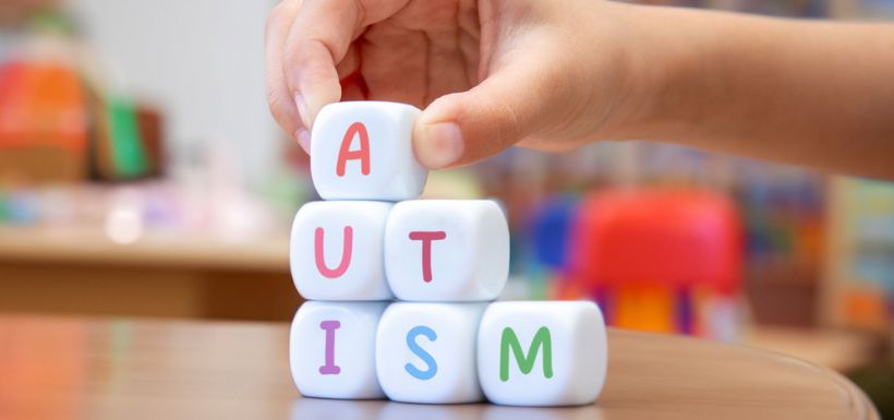 header article sur l'autisme et les profils génétiques selon l'âge du diagnostic