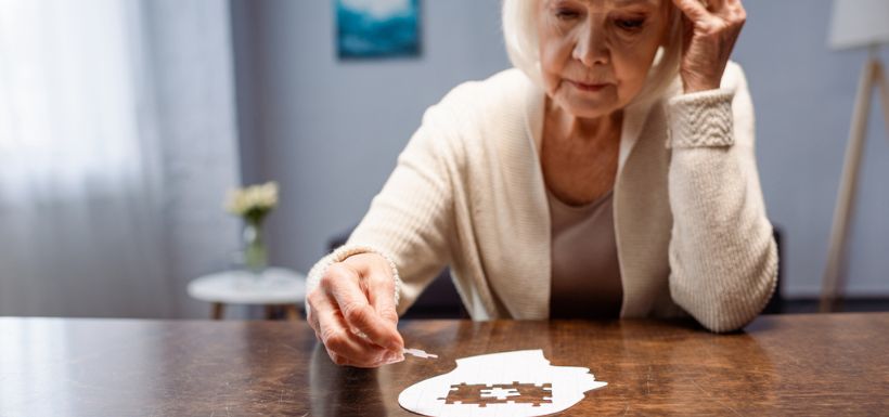 header article alzheimer pourquoi les malades oublient leurs proches