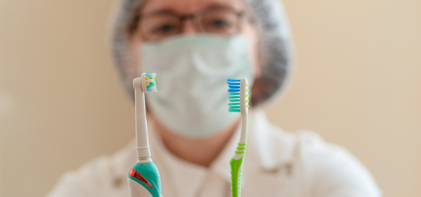 Se brosser les dents à l’hôpital, un geste banal… qui sauve des vies.