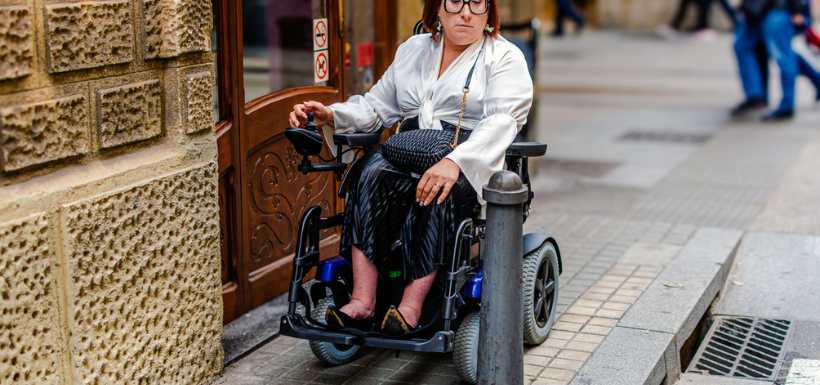 Il y a 50 % de lieux qui accueillent du public qui sont dits inaccessibles, mais dans les 50 % qui pensent être disponibles, il y en a 50 % qui ne le sont pas.